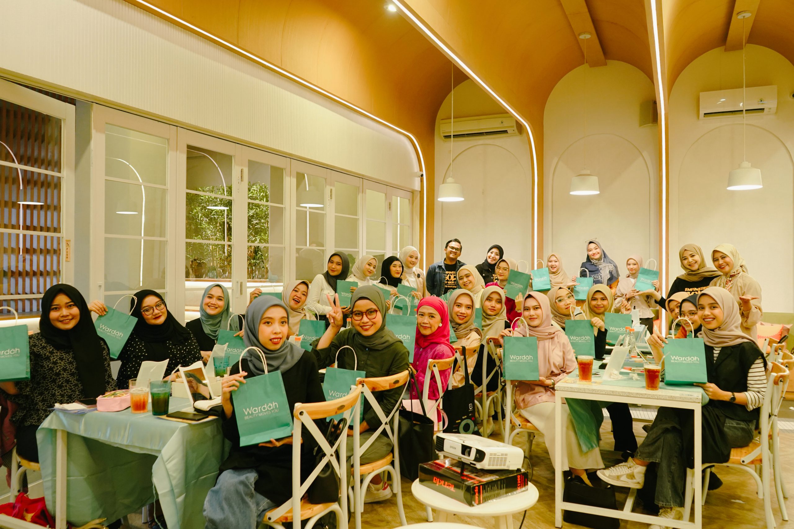 MetalGO Bersama Wardah Beauty Jakarta Ajak Perempuan Investasi Kecantikan
