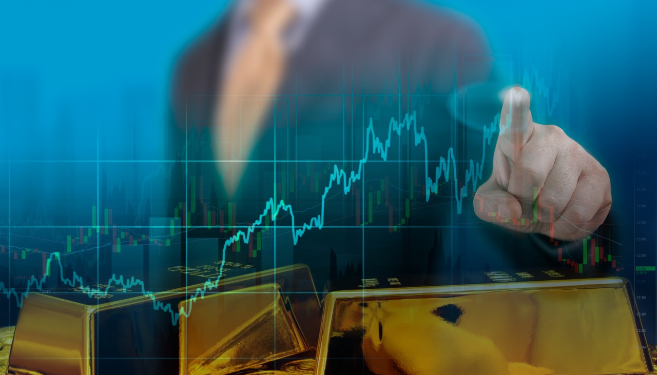 Investor Berlomba Menyerbu Aset Berisiko, Hari Ini Harga Emas Lanjutkan Koreksi