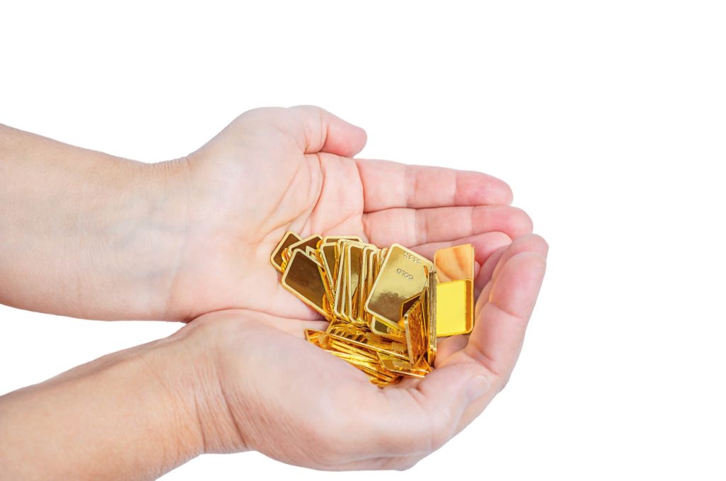 Menabung Emas vs Investasi Emas, Lebih Baik Mana?